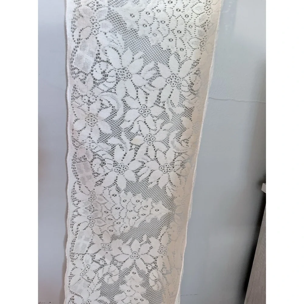 VTG Ecru Lace Dresser Table Runner Christmas Floral Poinsettia Quaker  64x13